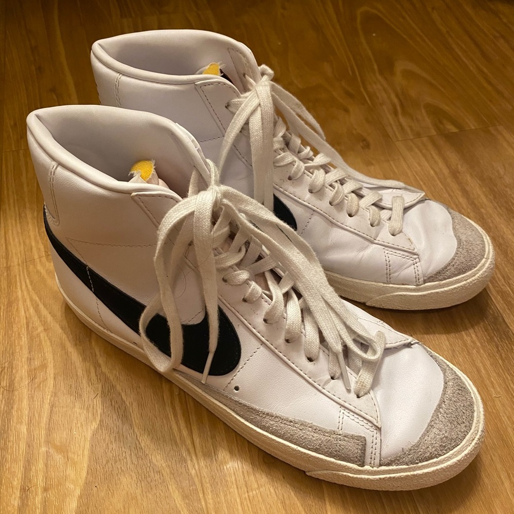 Nike Blazer mid size 9 men